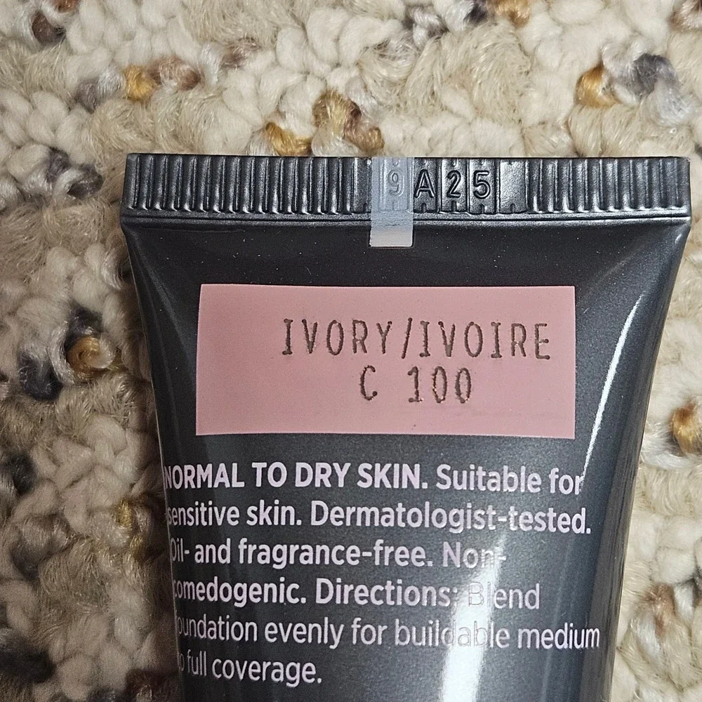 Mary Kay TimeWise Luminous 3D Foundation Ivory C 100 Normal to Dry Skin‎ 1oz